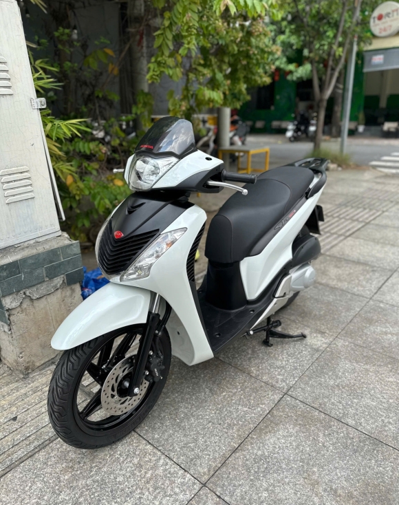SH 150i sm108 trắng sporty full new