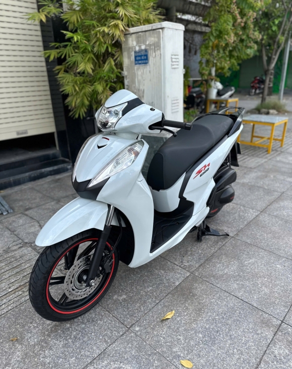 SH 300i cuối 2017 đúng date 2017 trắng sporty