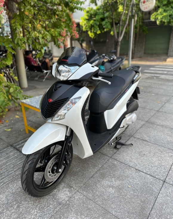 SH 150i sm5002 date 2010 trắng sporty 