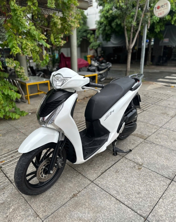 SH 150 2016 trắng sporty siêu keng 