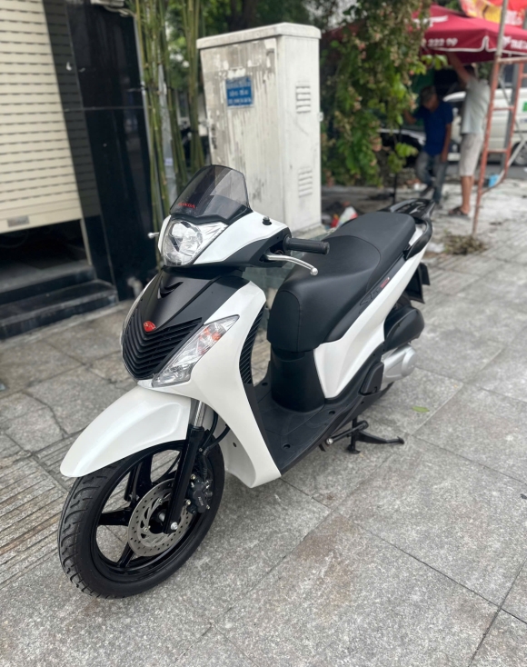 SH 150i nhập Ý sm016 2009 up full 2012 trắng sporty