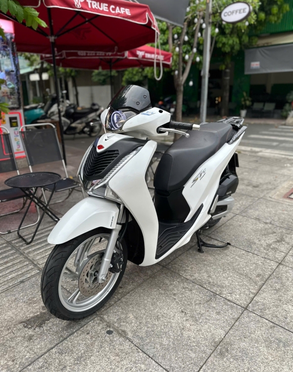 SH 150i CBS cuối 2017 trắng bạc sơn zin cả xe
