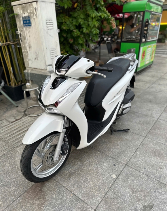 SH 160 cbs 2024 trắng zin siêu keng