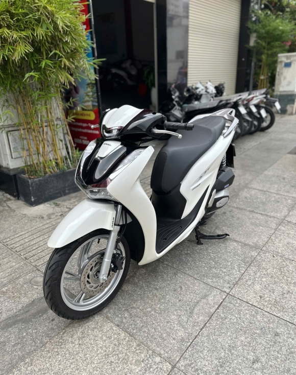 SH 160i abs 10/2024 trắng panda zin 100% 